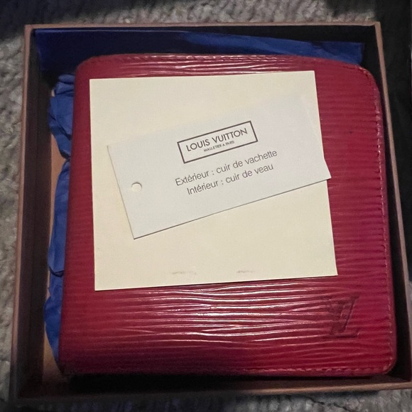 Louis Vuitton Red Epi Bi-fold Wallet - Picture 14 of 15